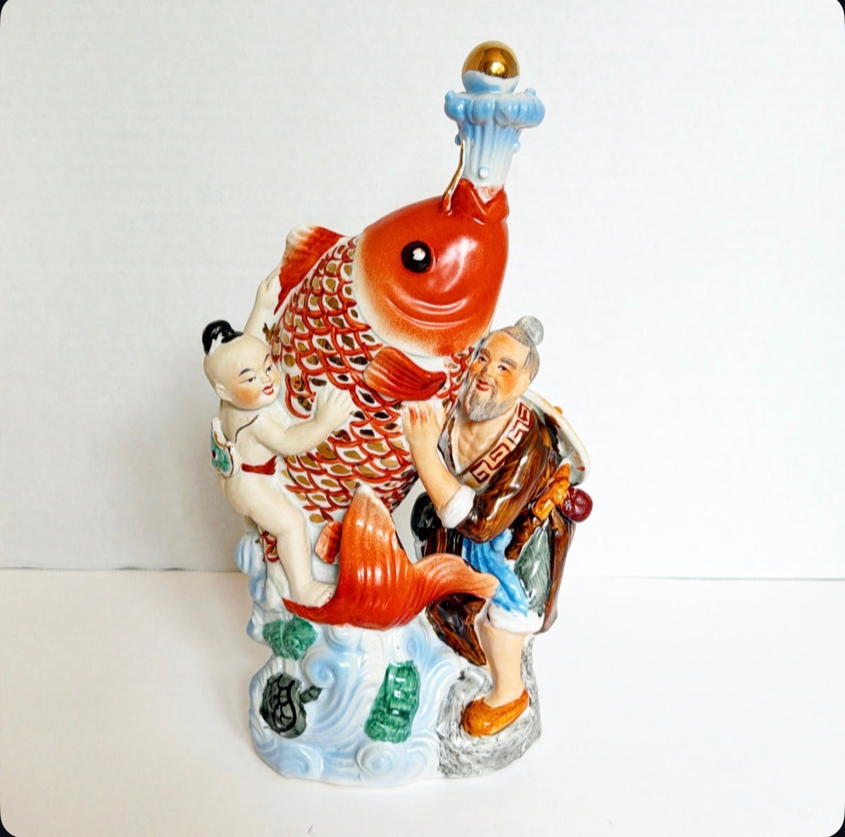 D9 - Koi Fish with Figures