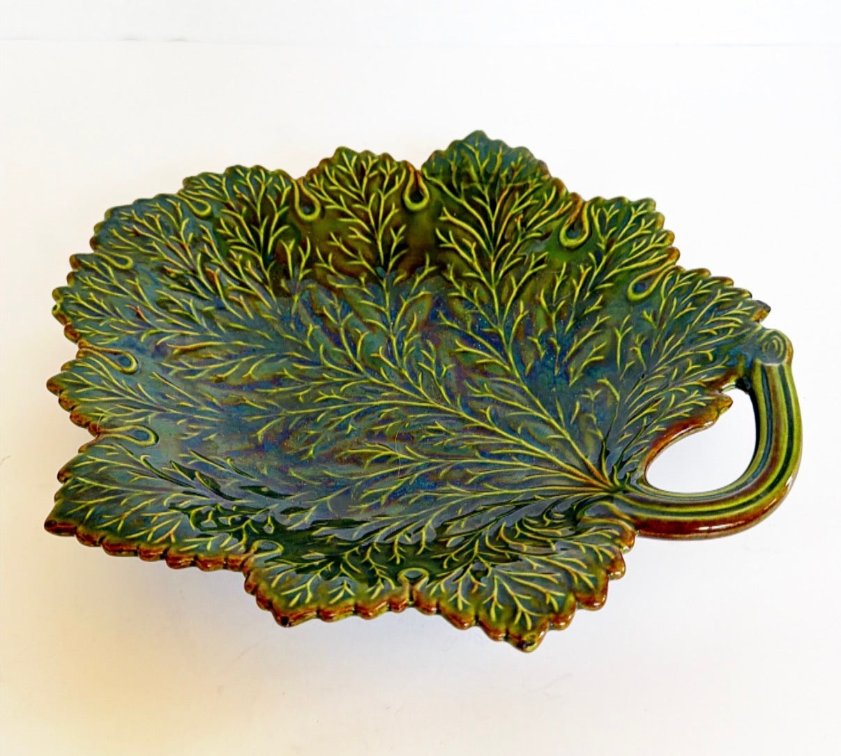 C4- Majolica Leaf Plate
