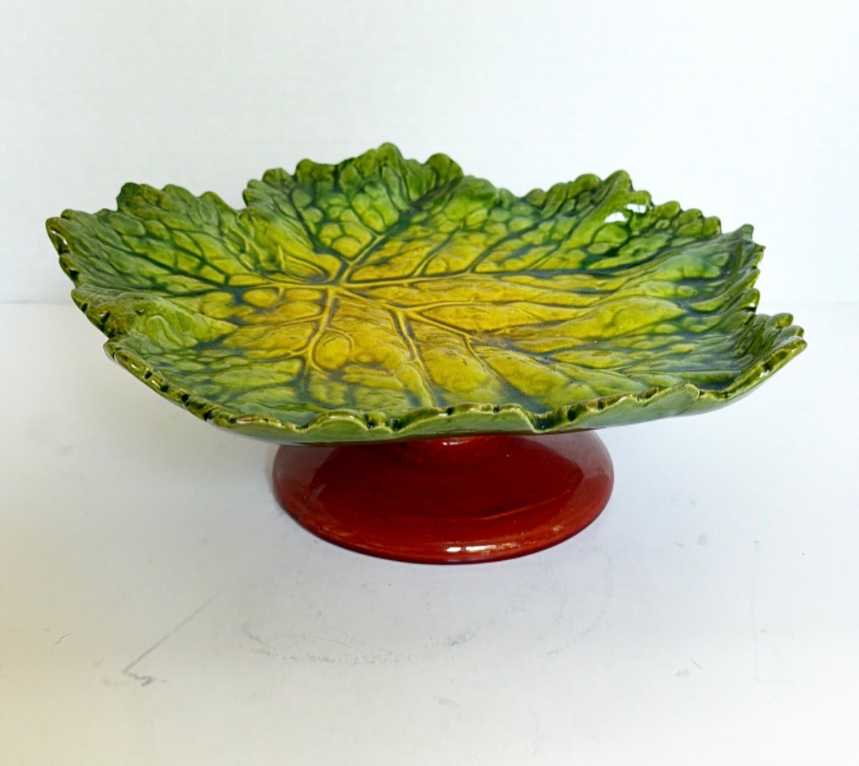 D3- Majolica Cake Stands - Leaf Motif