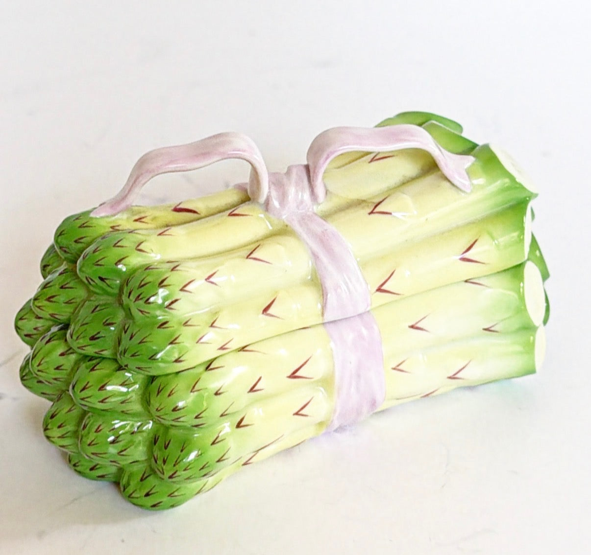 D7 - Herend Asparagus Box with Pink Bow