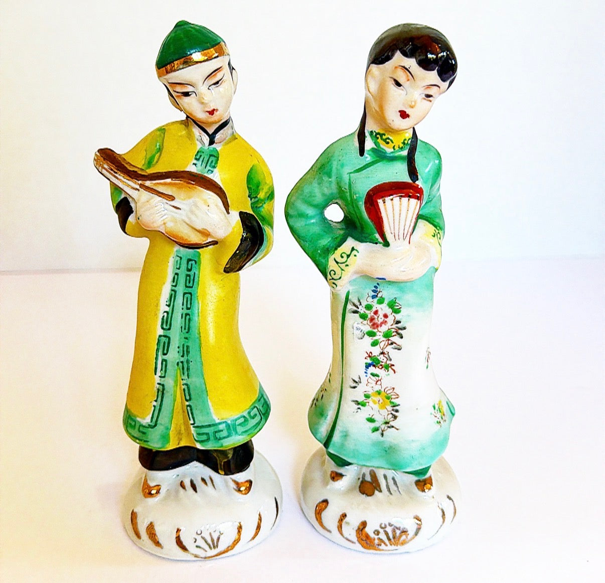 G7 - Pair of Chinoiserie Figurines