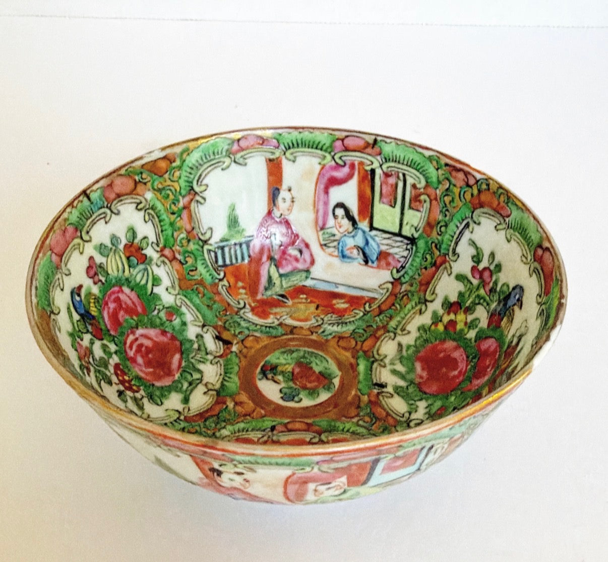H5 - Rose Medallion Bowl