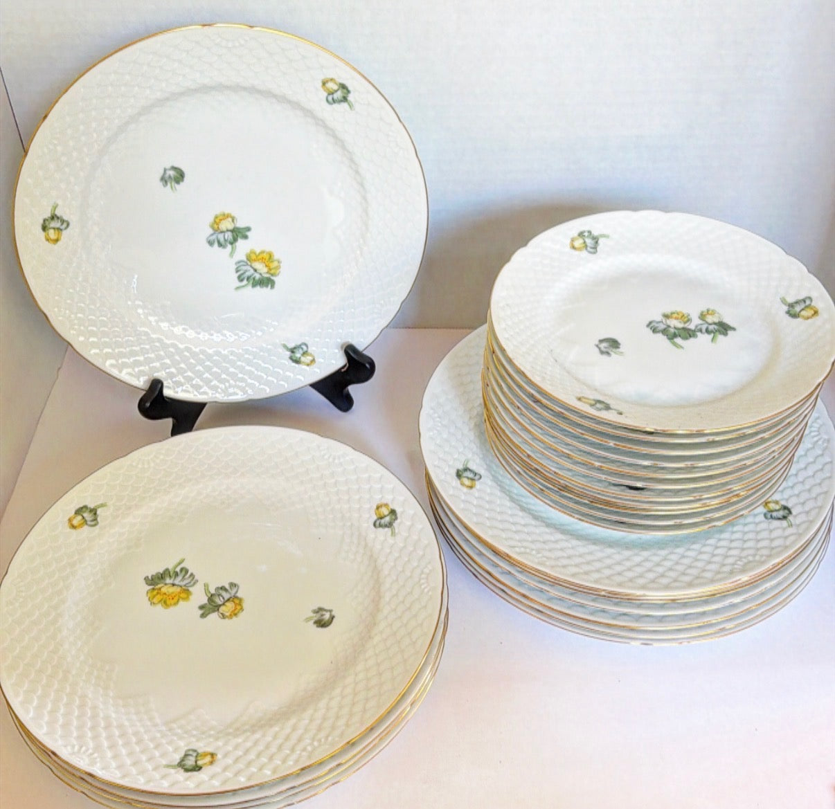 H10 - Set of Danish Plates -