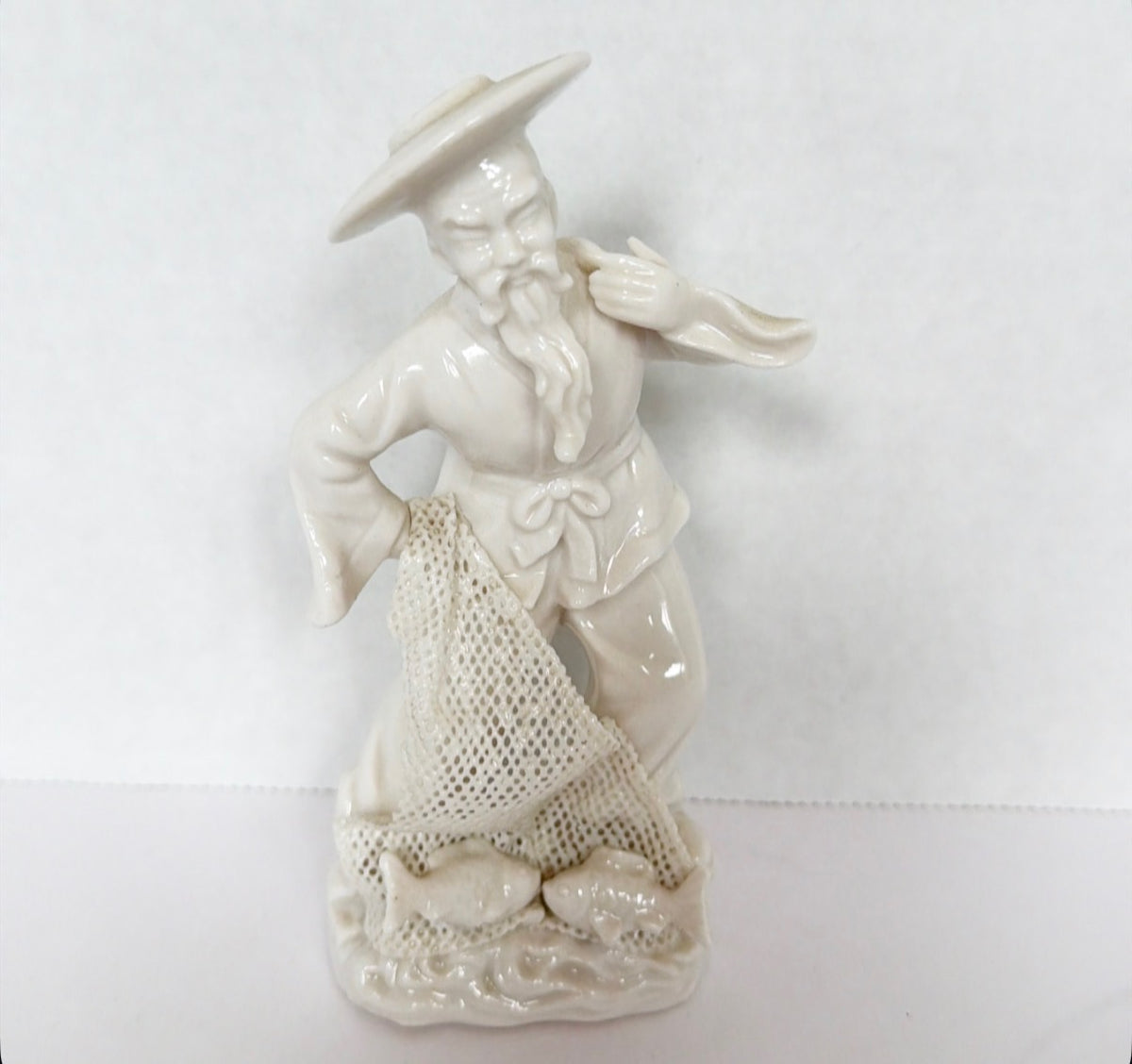 R7 - Blanc De Chine Fisherman
