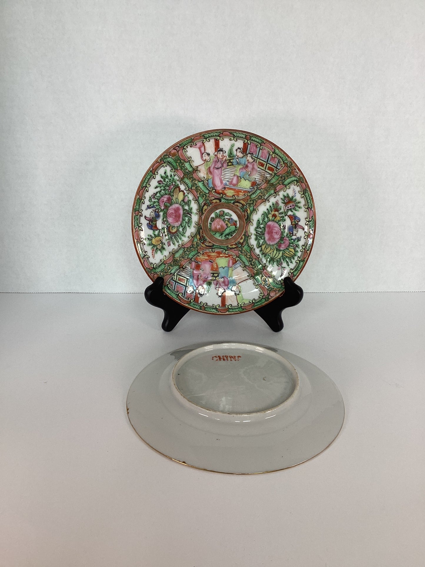 Ina - Pair of Rose Medallion Plates - Antique