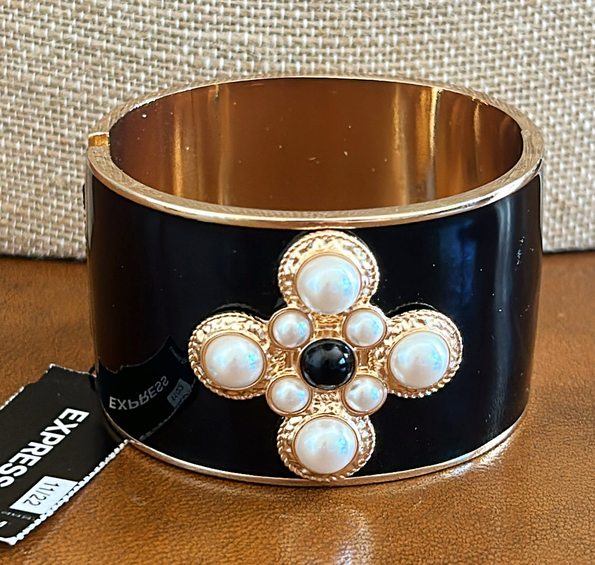 Vintage never used 1990s Express thick statement hinged clamper style bracelet.