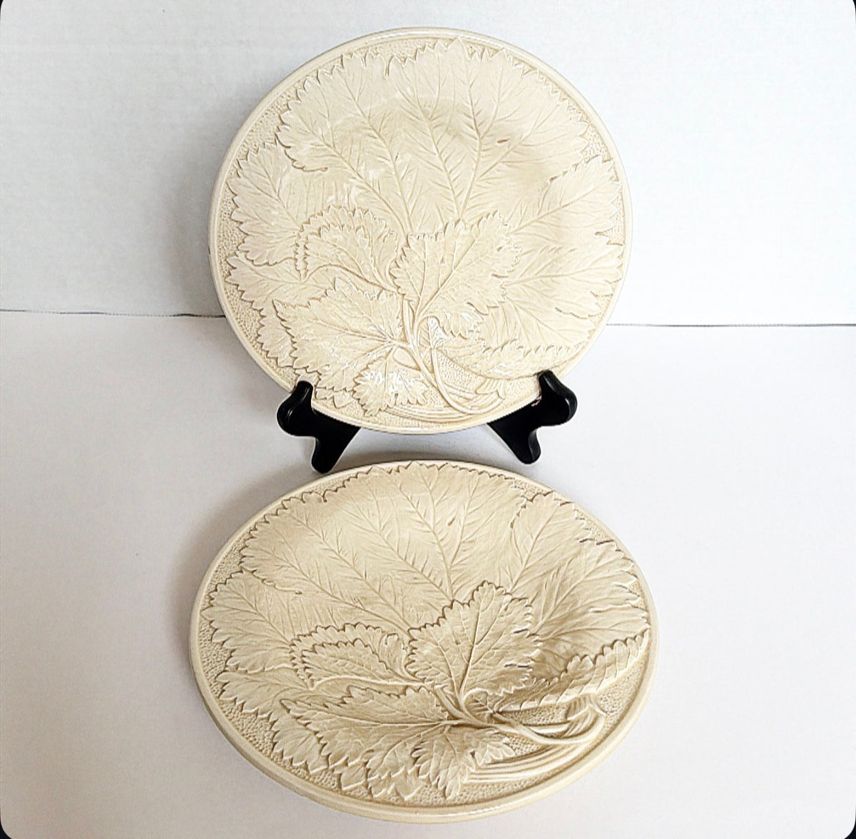 K5 - Italian Creamware - Majolica - Leaf Patter - Pair