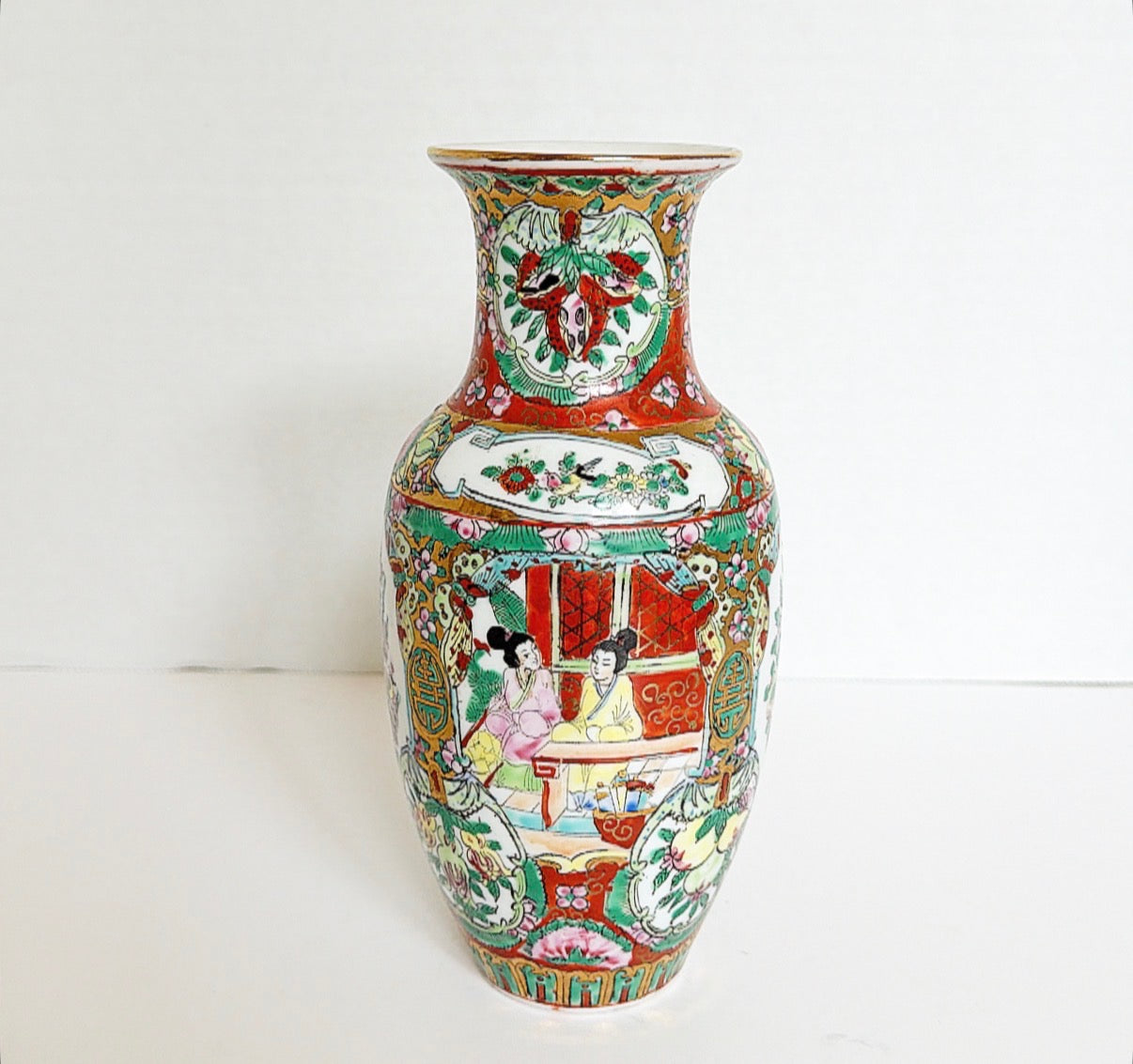 A10 - Rose Medalion Vase
