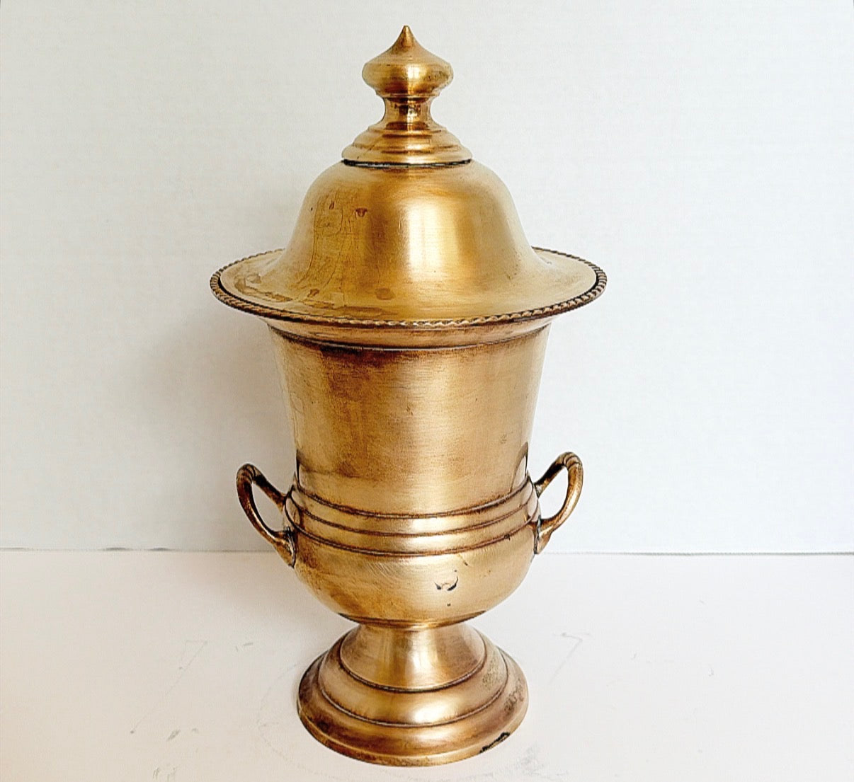 P10 Brass Urn with Lid