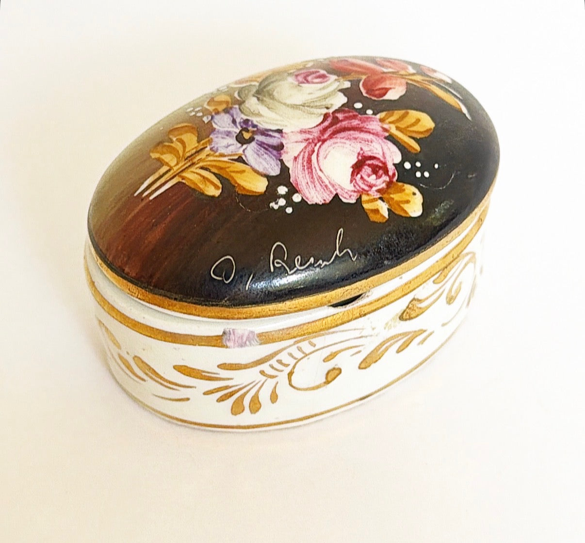 V10 - Porcelain - Hand painted Trinket Box
