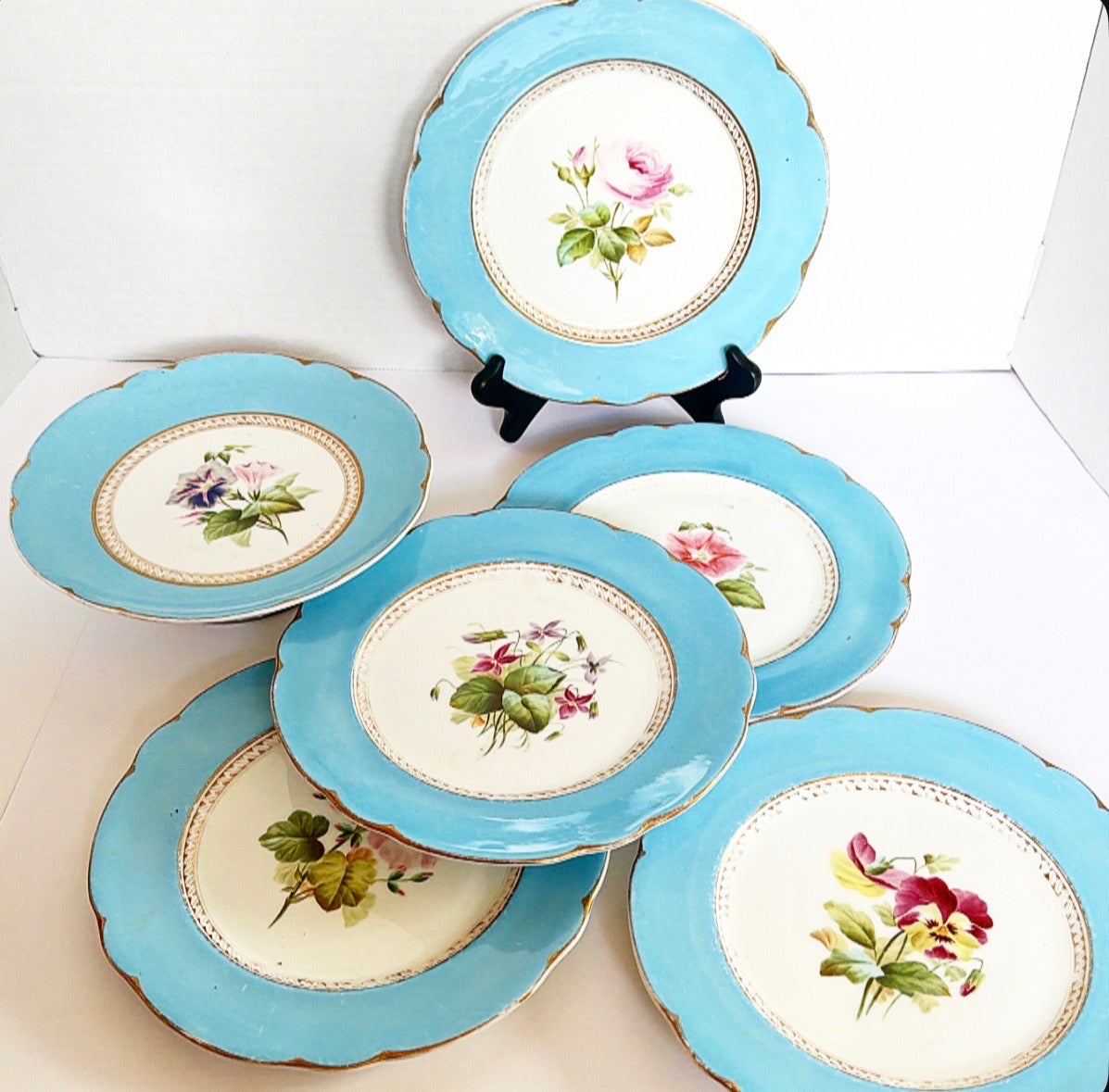 Y10 - Old Pairs Dessert Plates - Set of 5 and Footed Cake Plate