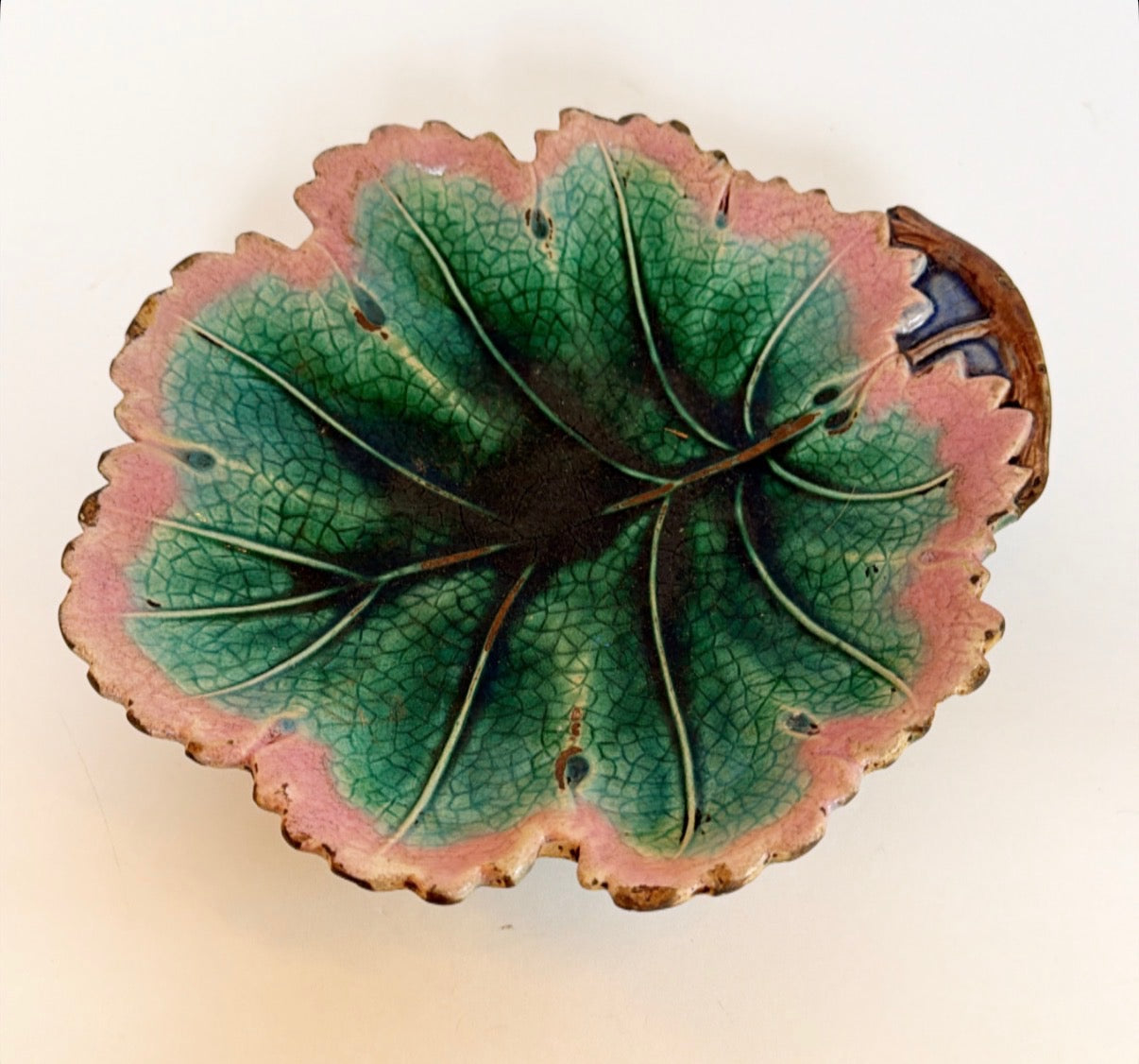 S11 - Majolica Leaf Plate