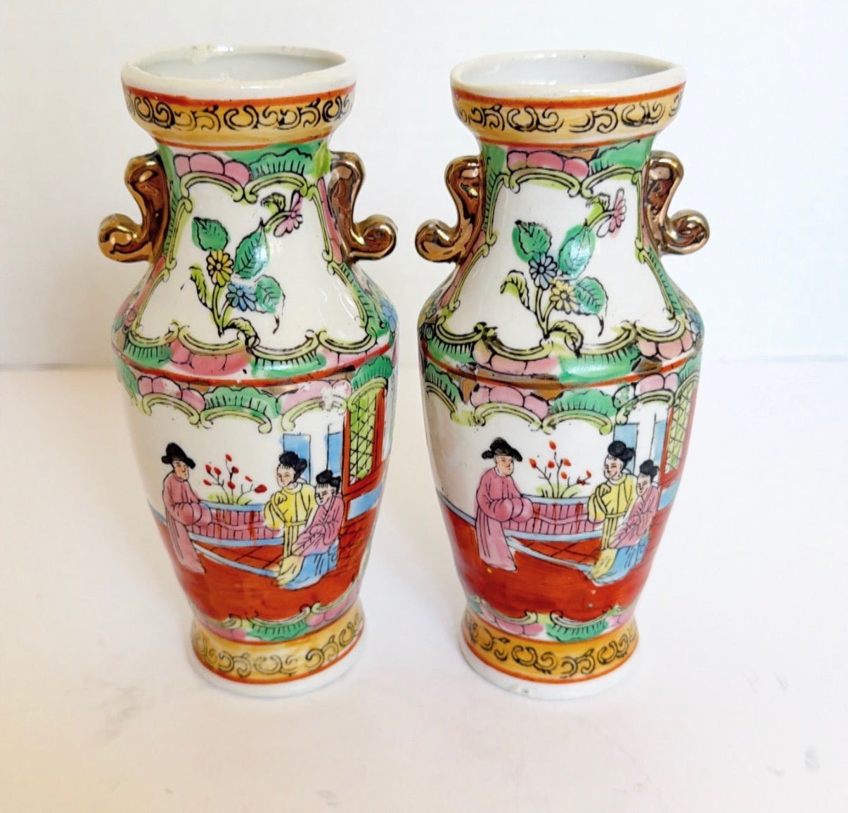 A7 - Pair of Rose Medallion Vases