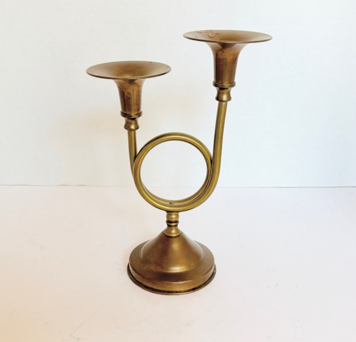 D5- Brass Horn Candle