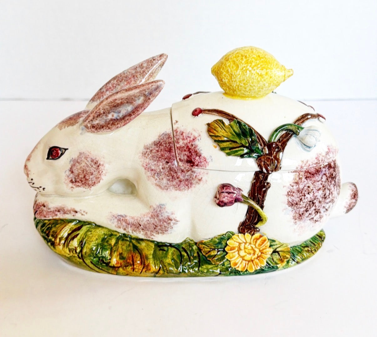 D9 - Rabbit Box - With Lemon