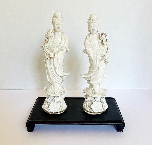 I10 - Pair of Blanc De Chines on Stand