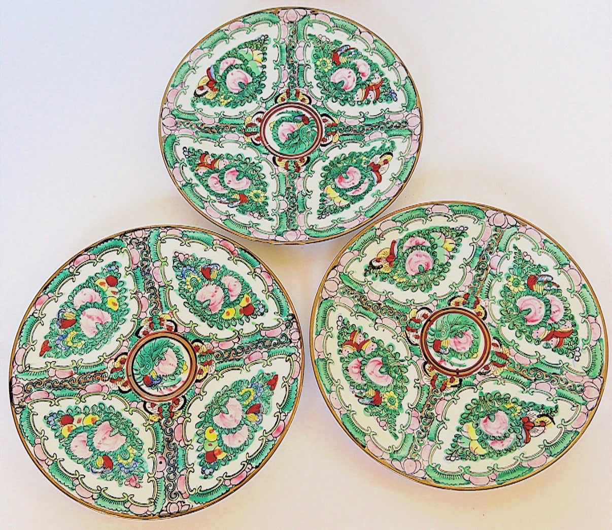K7 - Set of 3 Rose Medallion Plates