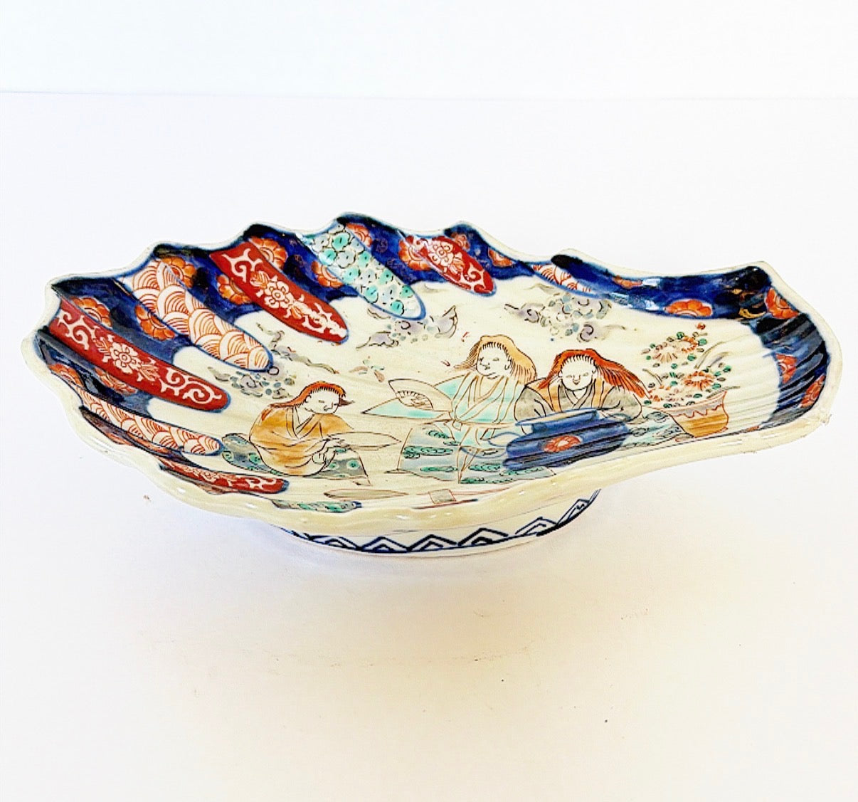K9 - Imari Shell Dish