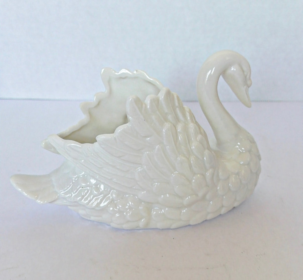 V5 - Swan Planter - Smaller