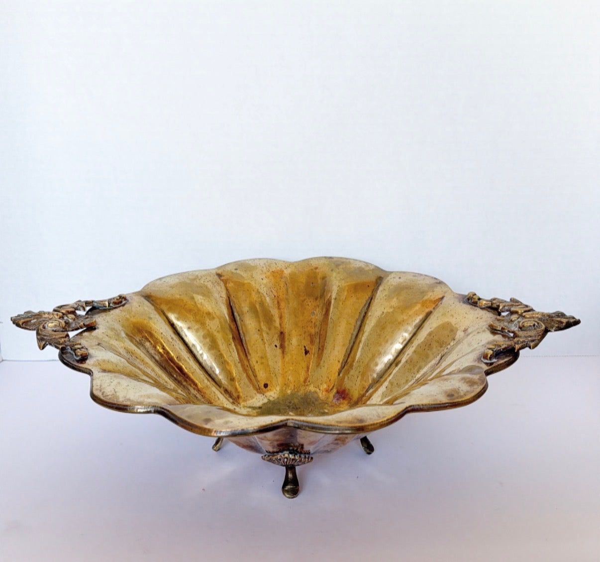 L8 - Footed Bowl - Scalloped