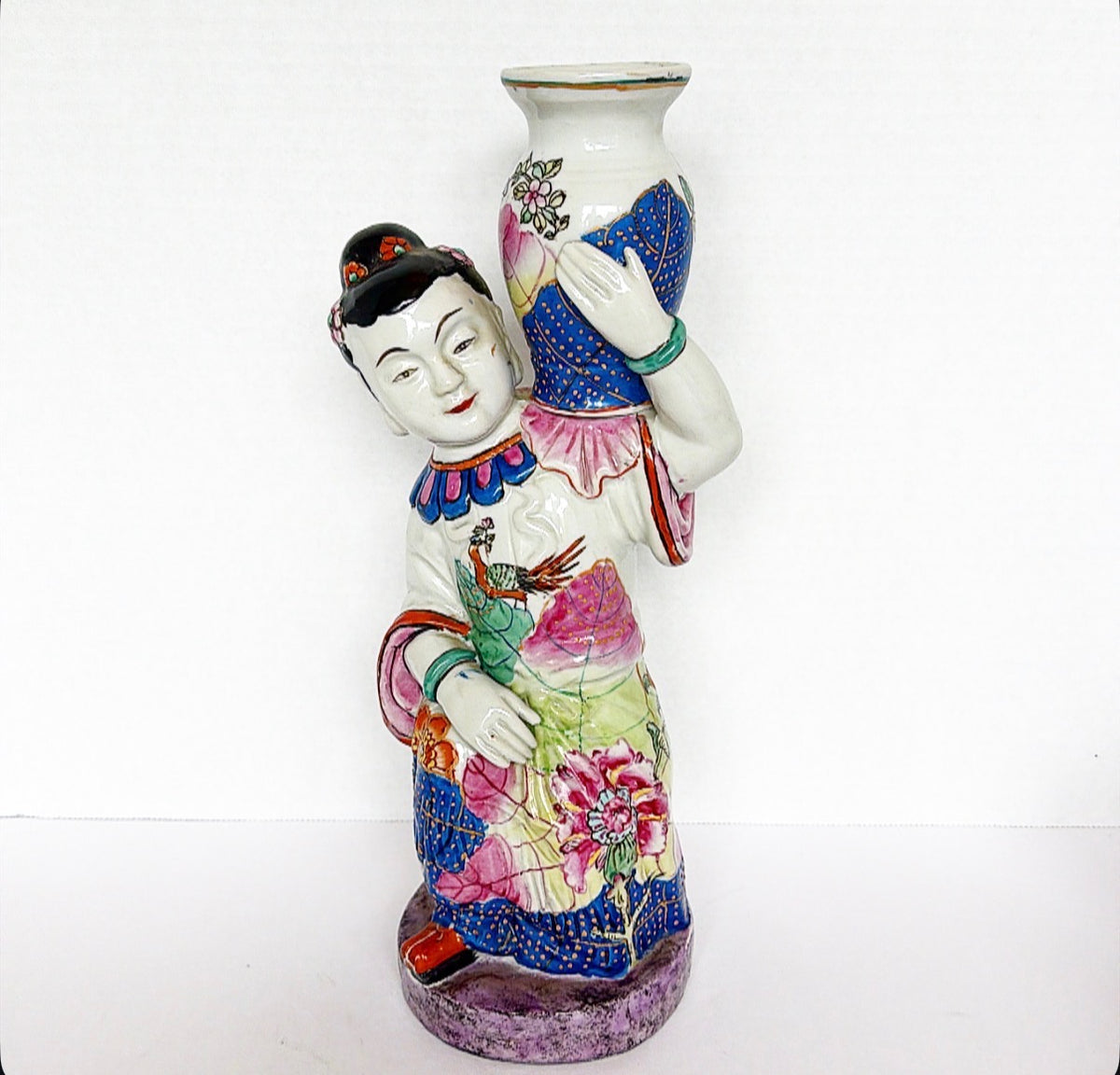 R2 - Tobacco Leaf Figurine