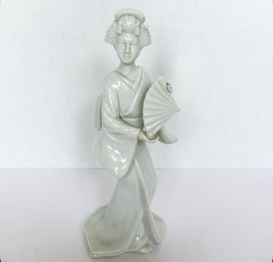 S1 - Blanc De Chine - Fitz and Floyd - Lady Holding  Fan
