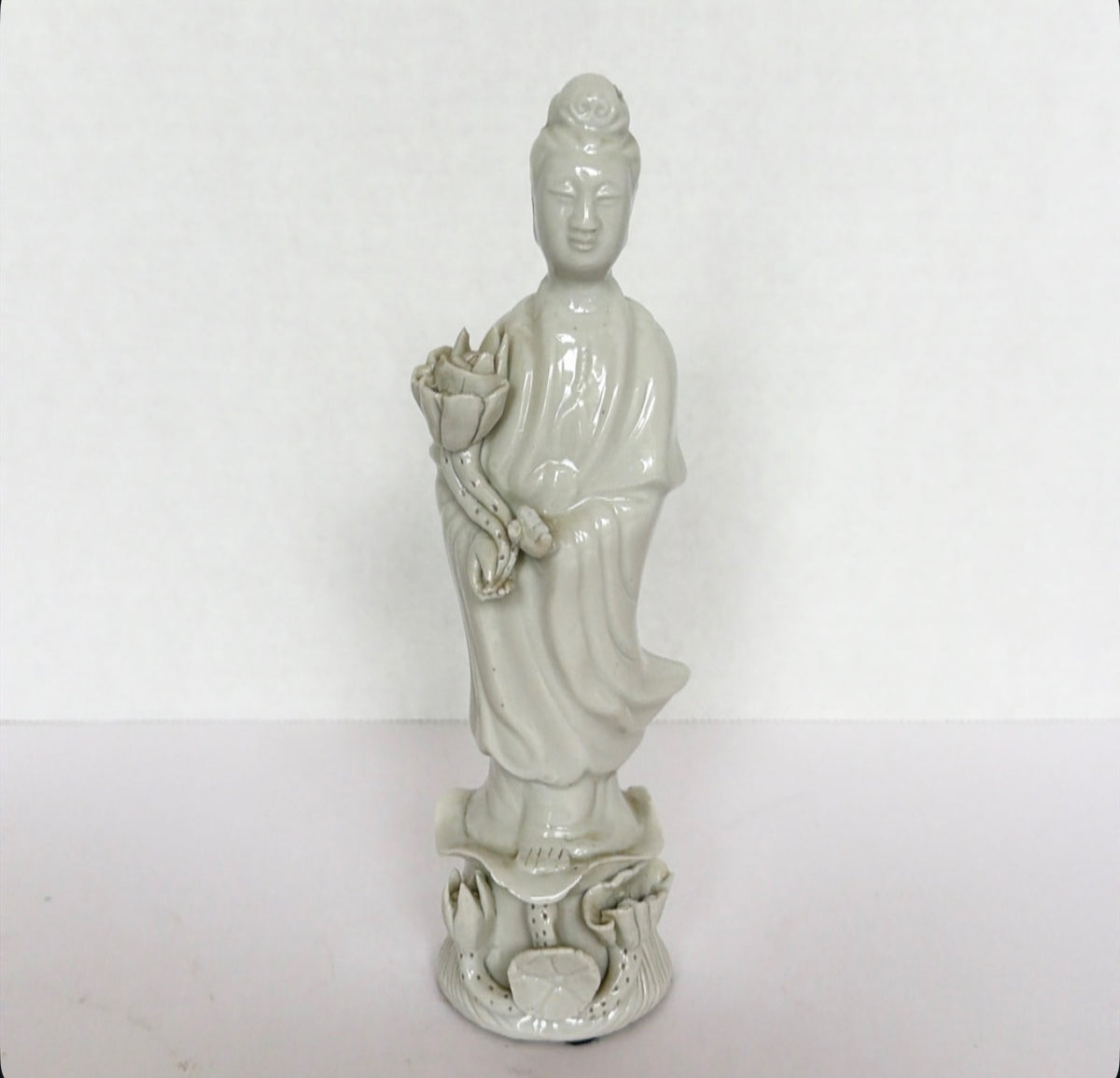 S2 - Antique Blanc De Chine