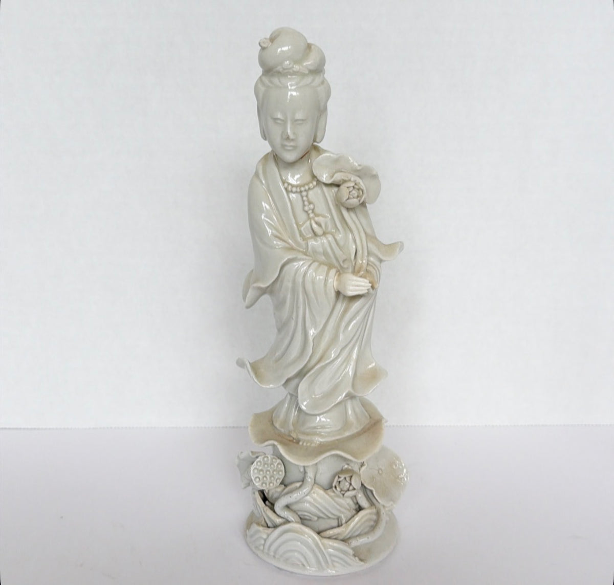 S3 - Blanc De Chine - Antique