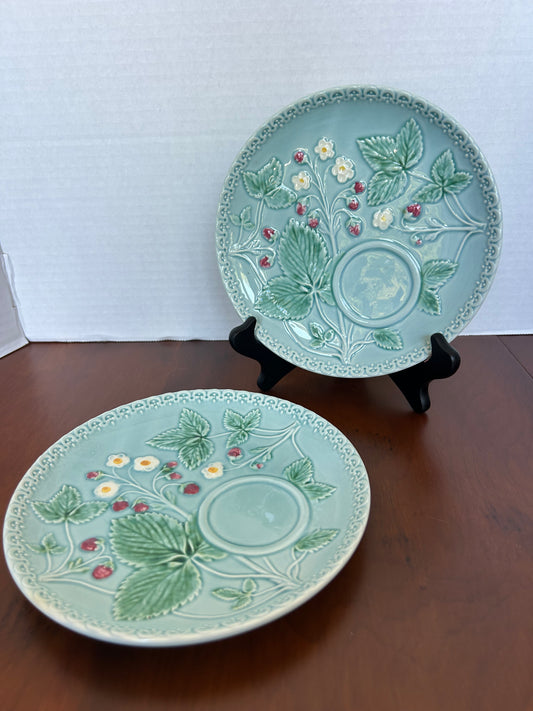 X6 - Strawberries and Strawberry Blossom Plate Majolica from Au Bain Marie Paris - Pair