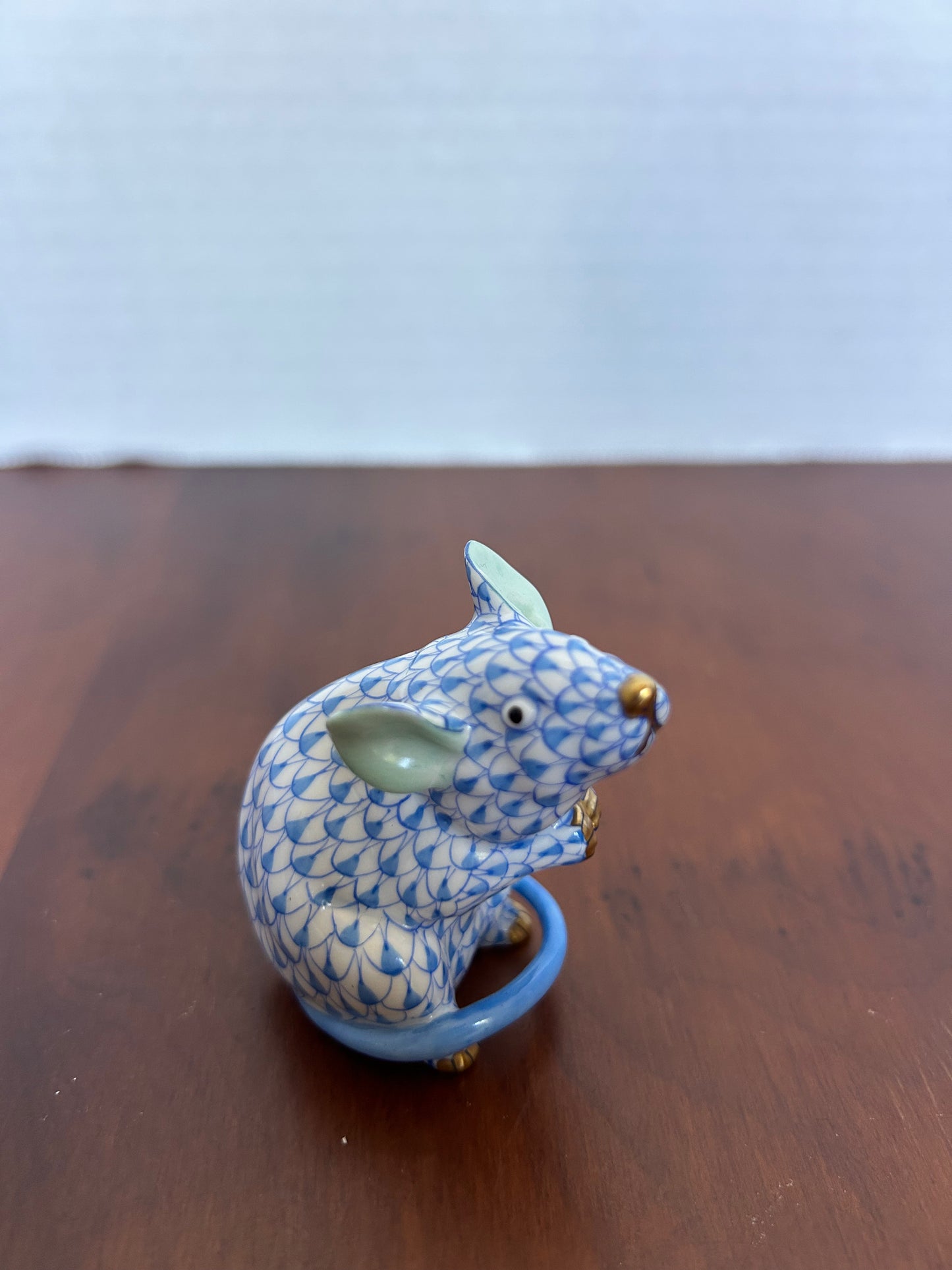 X9 - Herend Blue Fishnet Mouse Figurine
