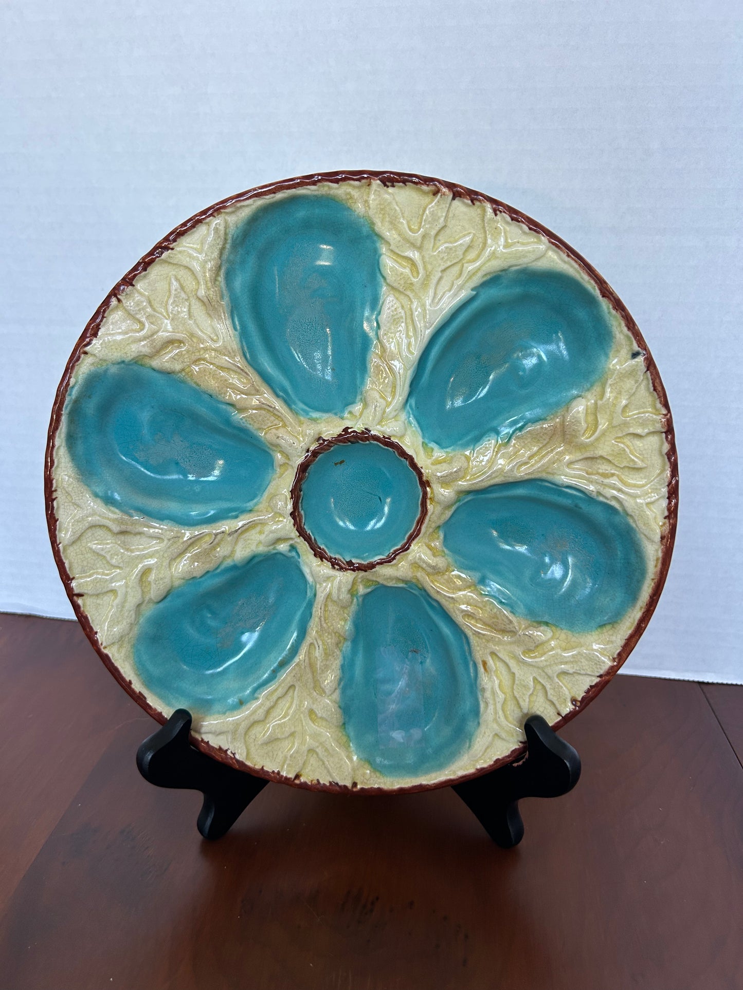 Y10 -  English majolica oyster plate