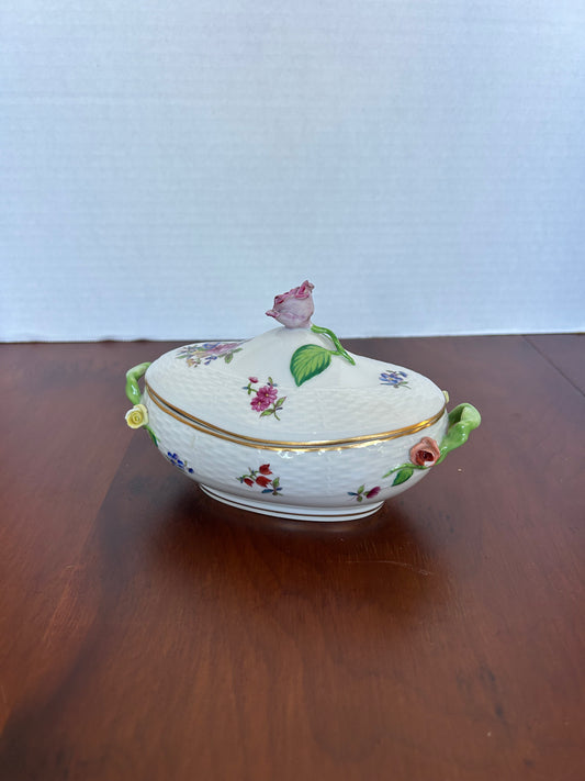 Z7 - Herend Queen Victorian Pattern